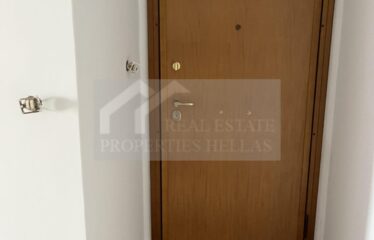 Third floor apartment in Patisia 66 sq.m front facing through