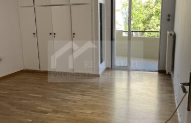 Third floor apartment in Patisia 66 sq.m front facing through