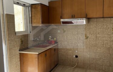 Third floor apartment in Patisia 66 sq.m front facing through