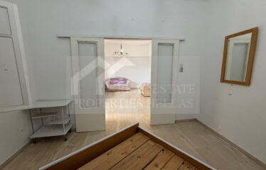 Aigaleo detached house with a 59 m² ground floor and a 101 m² first floor