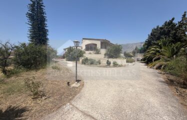 Μονοκατοικία στο Λουτράκι Κορινθίας 440 τ.μ σε οικόπεδο 6900 τ.μ